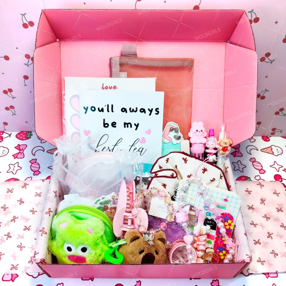 WoldGirls Gift Box - 25+ Items!